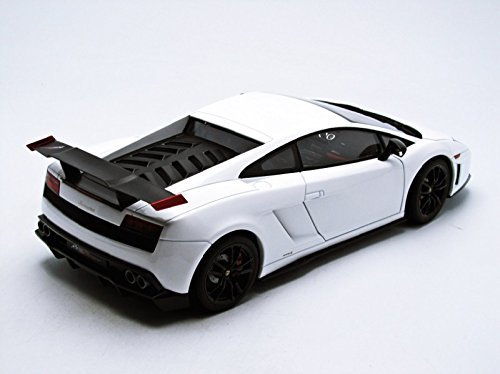 ✨美品✨ AUTOart 1/18 ランボルギーニ ガヤルド LP570-4 スーパートロフェオ ストラダーレ (ホワイト) 完成品[並行輸入品] 【KUE5973560682】(21087円)