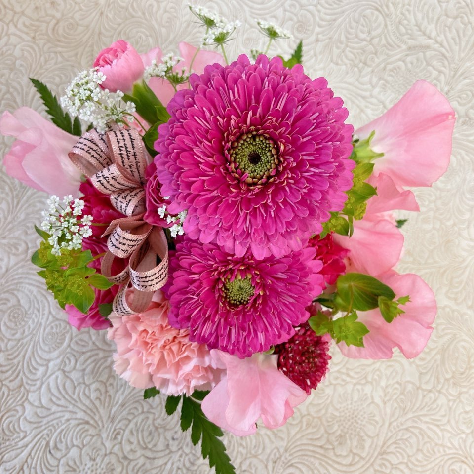  season. flower . used leaving a decision to someone else arrangement flower arrangement gift celebration of a birth flower gift birthday Christmas sending another New Year Father's day Respect-for-the-Aged Day Holiday natural flower 