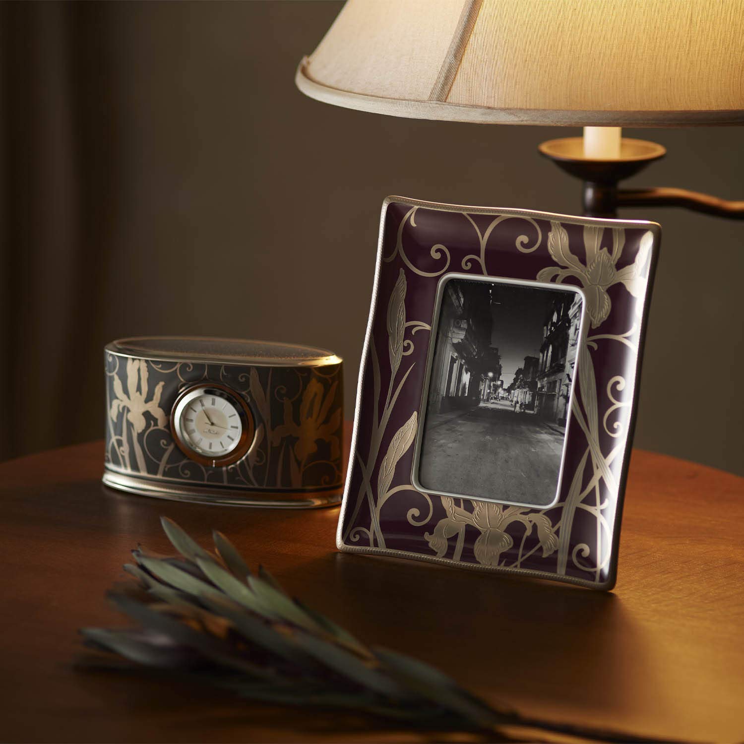 Noritake Noritake фоторамка высота примерно 20.5cm* ширина примерно 17cm Iris 1 шт фиолетовый темно-синий bo-n коричневый inaY93580/H-980L