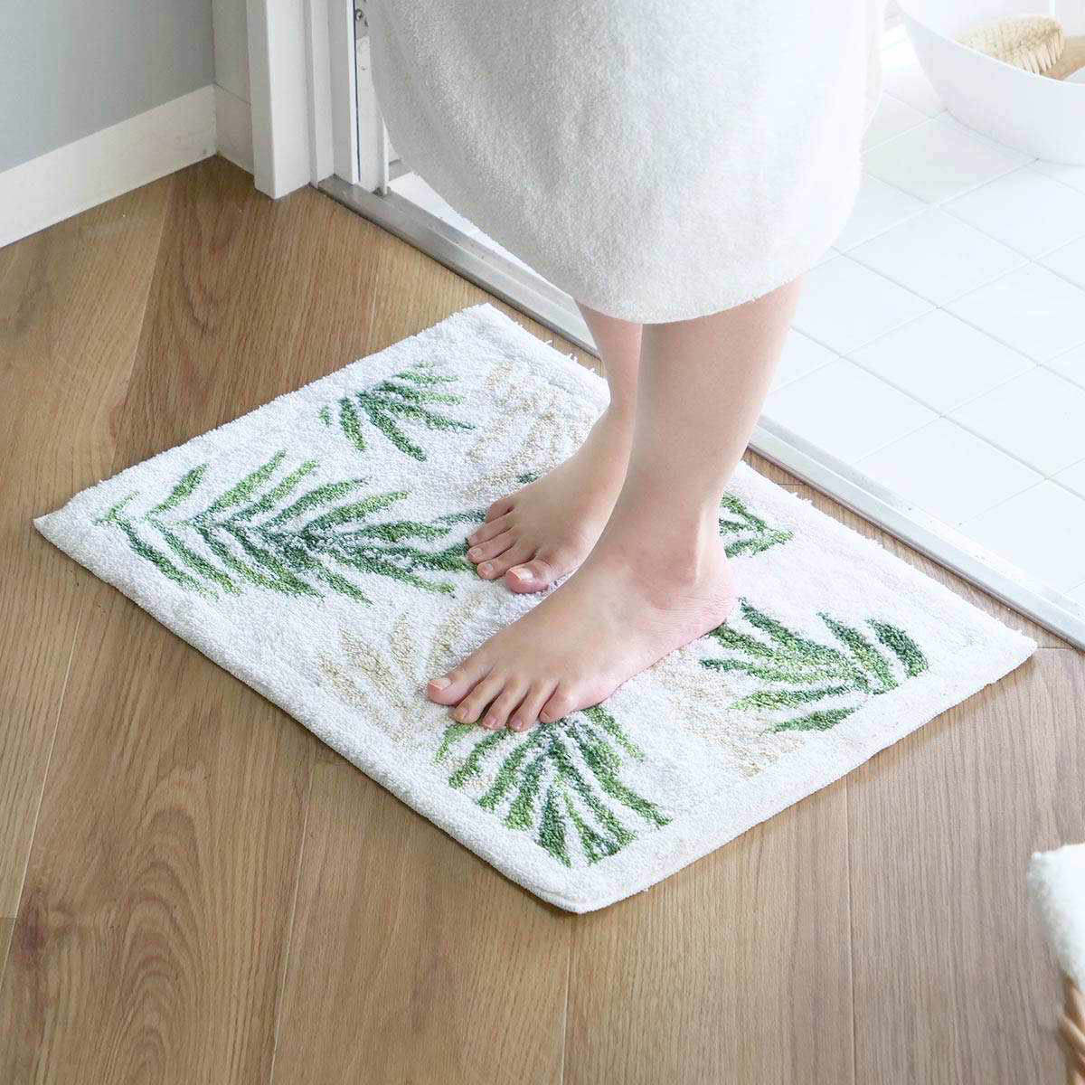 オカ 乾度良好パームリーフ バスマット 40×55cm 乾度良好 バスマットの商品画像