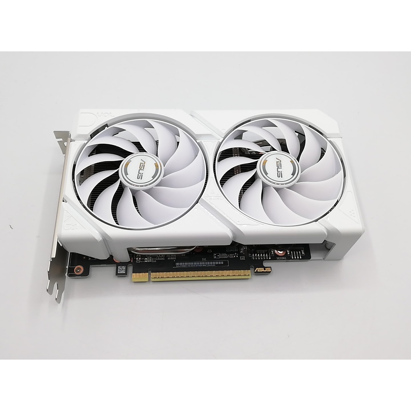 ASUS DUAL-RX9060XT-16G-WHITE ［ASUS Dual Radeon RX 9060 XT 16GB