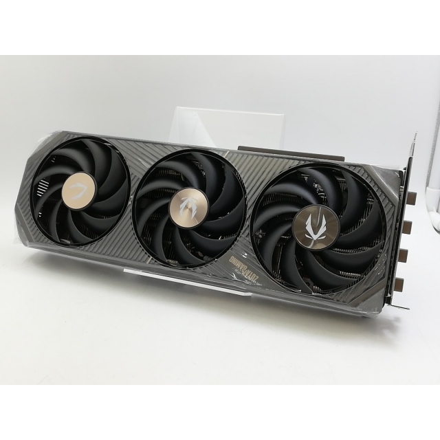 ZT-B50710J3-10P ［ZOTAC GAMING GeForce RTX 5070 Ti SOLID SFF OC］の商品画像