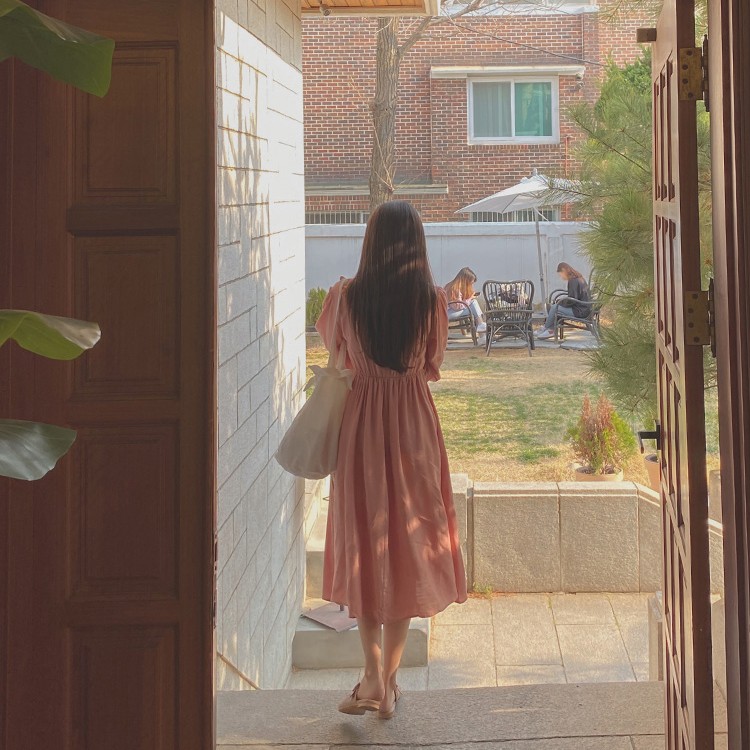 ワンピース 膝丈 フリル ガーリー フェミニン レディース 韓国ファッション 送料無料 ジョイフィール joyfeel