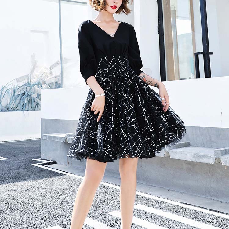 ドレス レディース パーティードレス ショート丈 チュール 5分袖 袖あり Vネック イブニングドレス フレア 切り替え パーティー 体系カバー 謝恩会

 ジョイフィール joyfeel