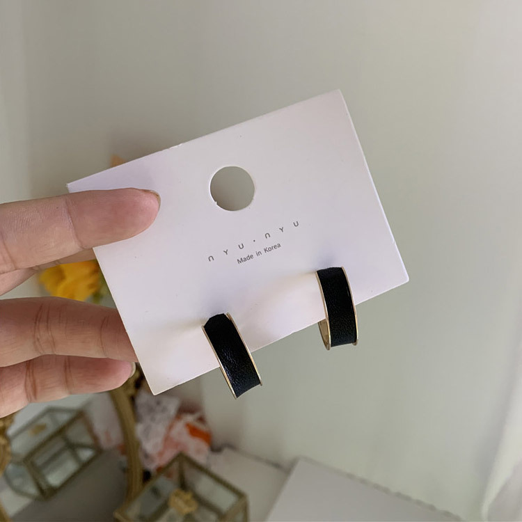 ピアス レディース リング フープ Ｃ レザー 韓国アクセサリー Dazzle ダズル