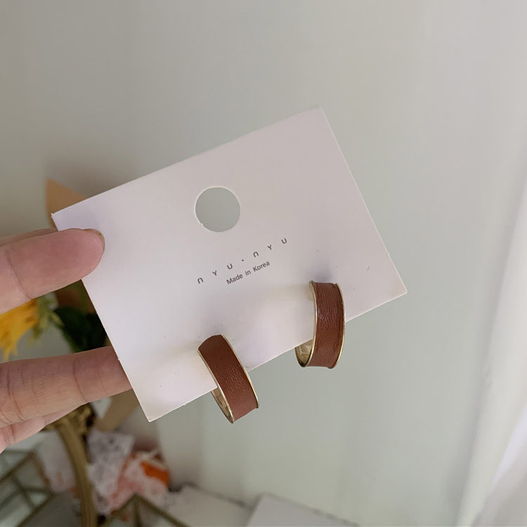 ピアス レディース リング フープ Ｃ レザー 韓国アクセサリー Dazzle ダズル