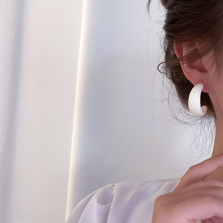 ピアス レディース リング サークル フープ 樹脂 太め おしゃれ シンプル Dazzle ダズル