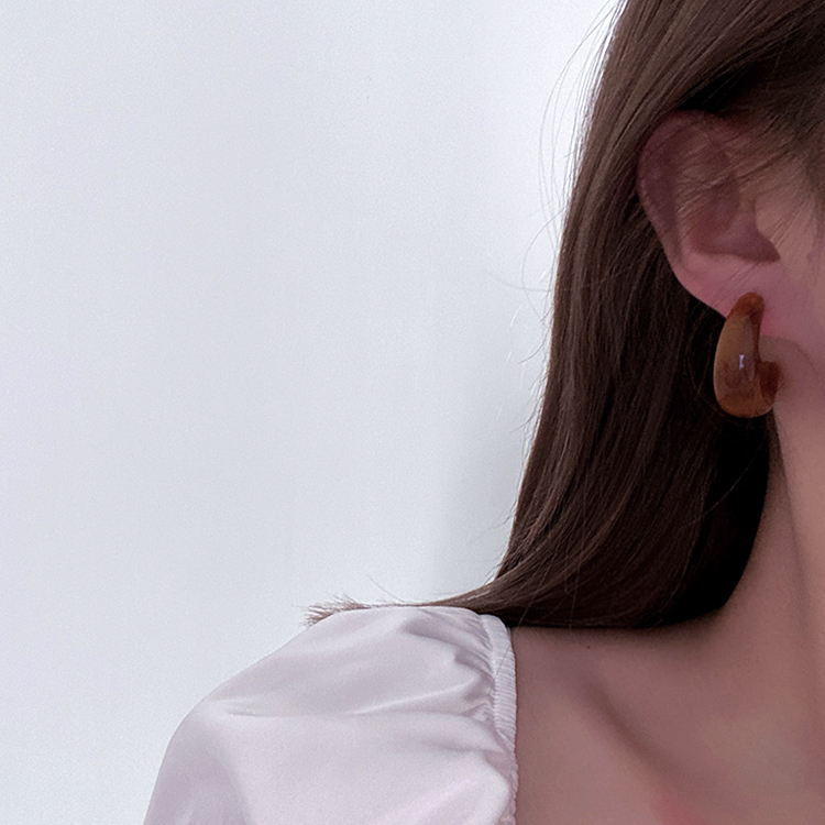 ピアス レディース リング サークル フープ 樹脂 太め おしゃれ シンプル Dazzle ダズル