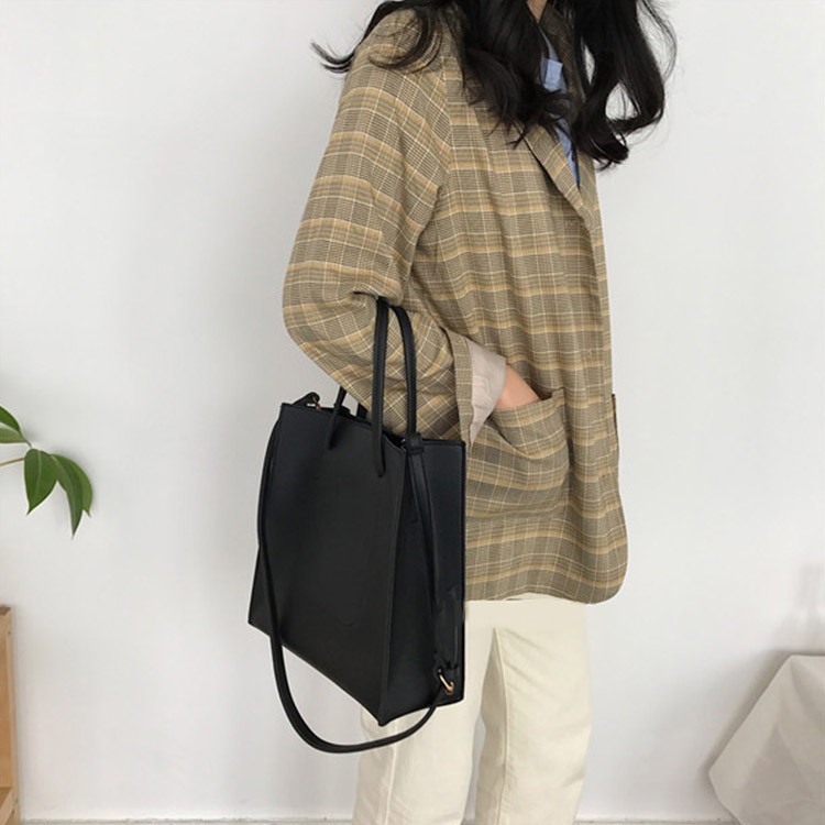 大容量 ショルダーバッグ レディース シンプル スクエア トートバッグ 韓国 Dazzle ダズル