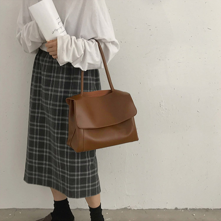 ショルダーバッグ レディース 大容量 おおきめ フラップ シンプル 韓国 Dazzle ダズル