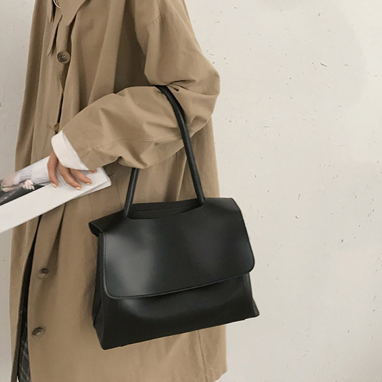 ショルダーバッグ レディース 大容量 おおきめ フラップ シンプル 韓国 Dazzle ダズル