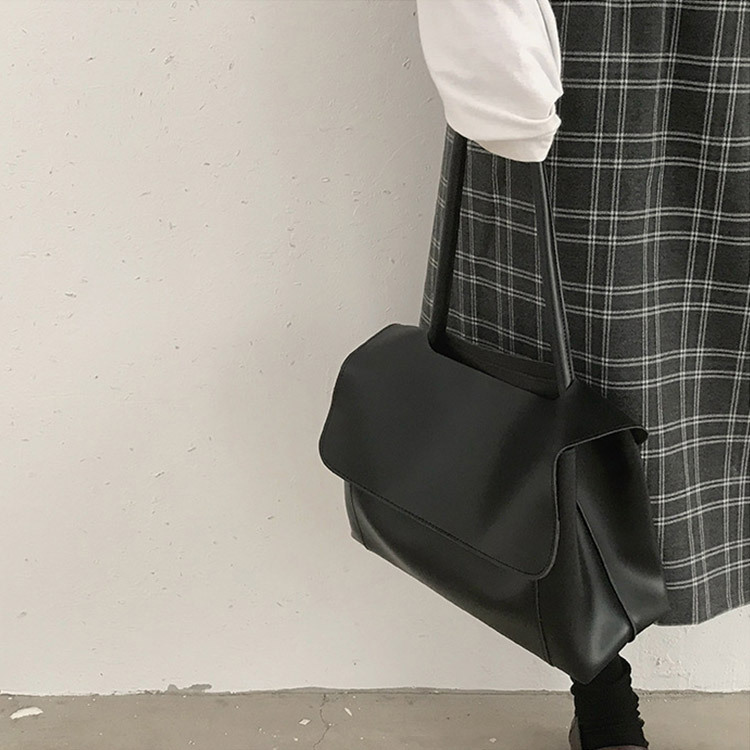 ショルダーバッグ レディース 大容量 おおきめ フラップ シンプル 韓国 Dazzle ダズル