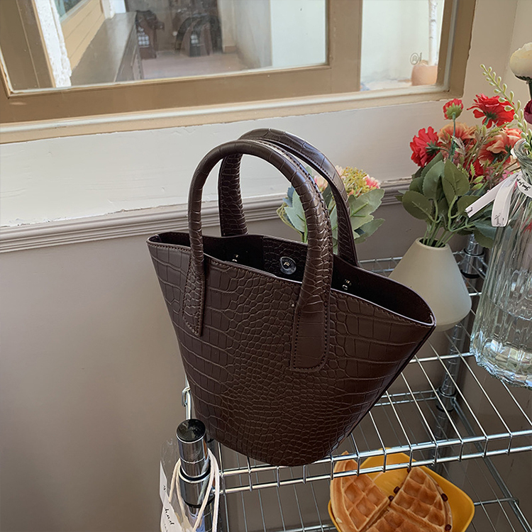 ケツバッグ クロコダイル レトロ おしゃれ ショルダーバッグ レディース ワンショルダー 斜め掛け ハンドバッグ Dazzle ダズル