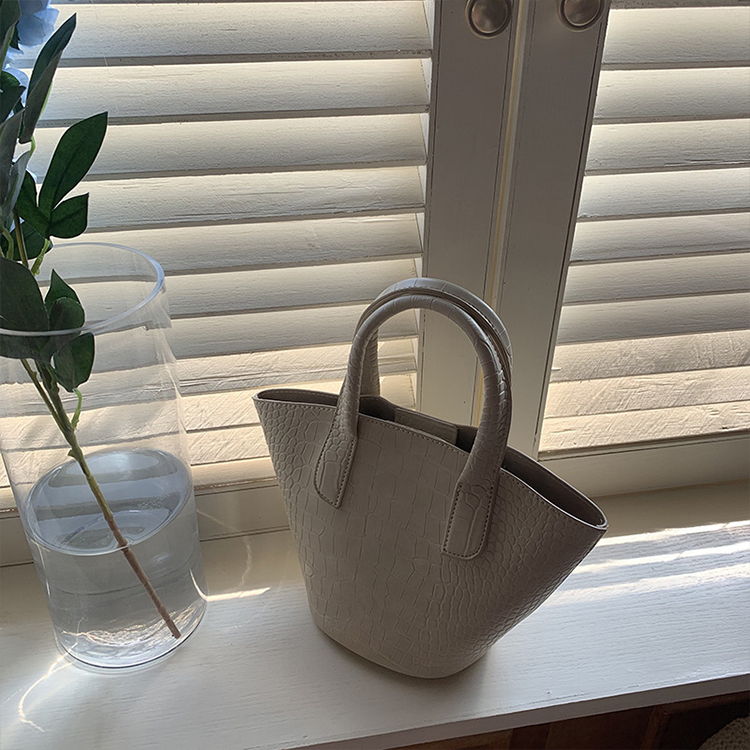 ケツバッグ クロコダイル レトロ おしゃれ ショルダーバッグ レディース ワンショルダー 斜め掛け ハンドバッグ Dazzle ダズル