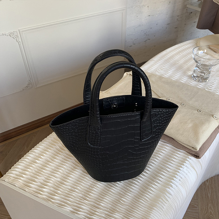 ケツバッグ クロコダイル レトロ おしゃれ ショルダーバッグ レディース ワンショルダー 斜め掛け ハンドバッグ Dazzle ダズル