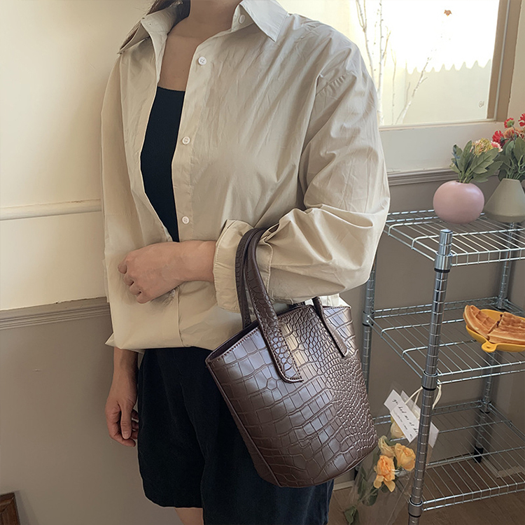 ケツバッグ クロコダイル レトロ おしゃれ ショルダーバッグ レディース ワンショルダー 斜め掛け ハンドバッグ Dazzle ダズル