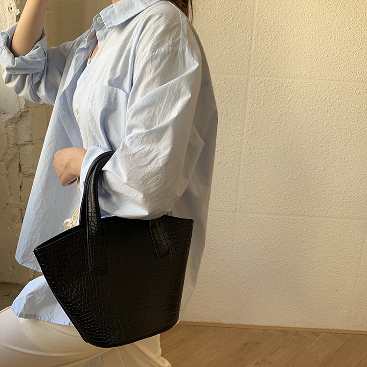 ケツバッグ クロコダイル レトロ おしゃれ ショルダーバッグ レディース ワンショルダー 斜め掛け ハンドバッグ Dazzle ダズル