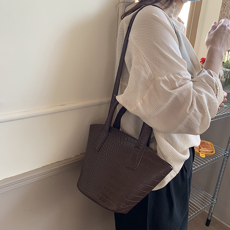 ケツバッグ クロコダイル レトロ おしゃれ ショルダーバッグ レディース ワンショルダー 斜め掛け ハンドバッグ Dazzle ダズル