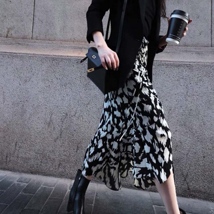 スカートレディース 柄 モノトーン きれいめ 切り替え ギャザー ミモレ丈 エレガント フリル 秋 おしゃれ アシンメトリー  Dazzle ダズル