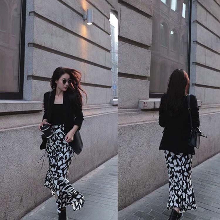 スカートレディース 柄 モノトーン きれいめ 切り替え ギャザー ミモレ丈 エレガント フリル 秋 おしゃれ アシンメトリー  Dazzle ダズル