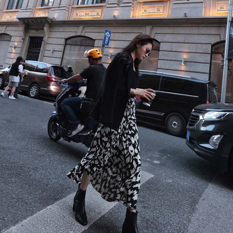 スカートレディース 柄 モノトーン きれいめ 切り替え ギャザー ミモレ丈 エレガント フリル 秋 おしゃれ アシンメトリー  Dazzle ダズル