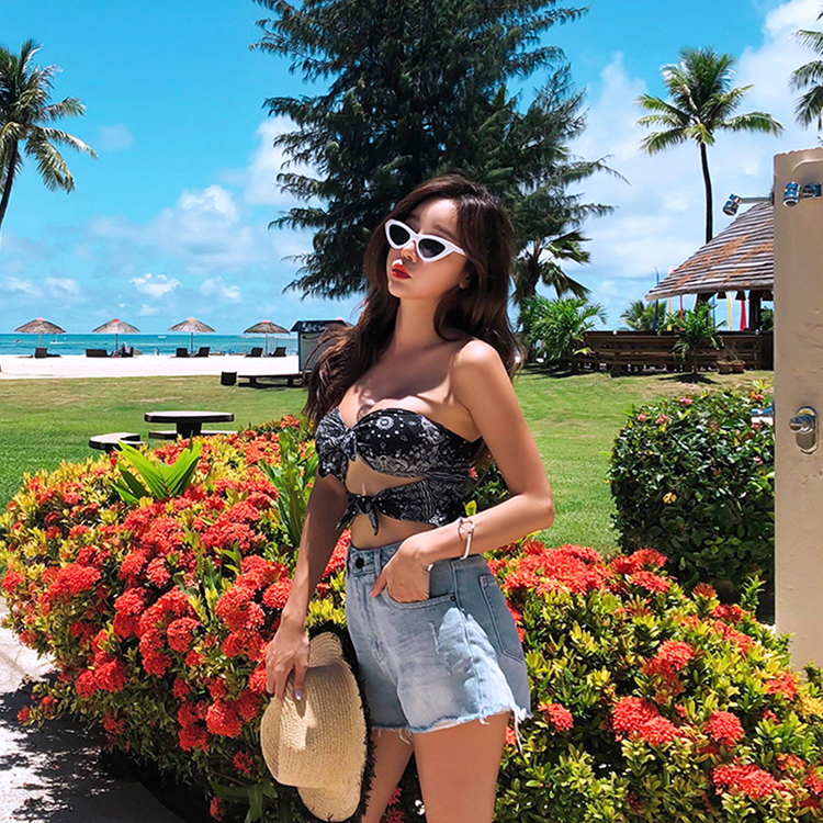 水着 レディース ワンピース 大胆カット ベアトップ ビキニ ペイズリー柄 Dazzle ダズル