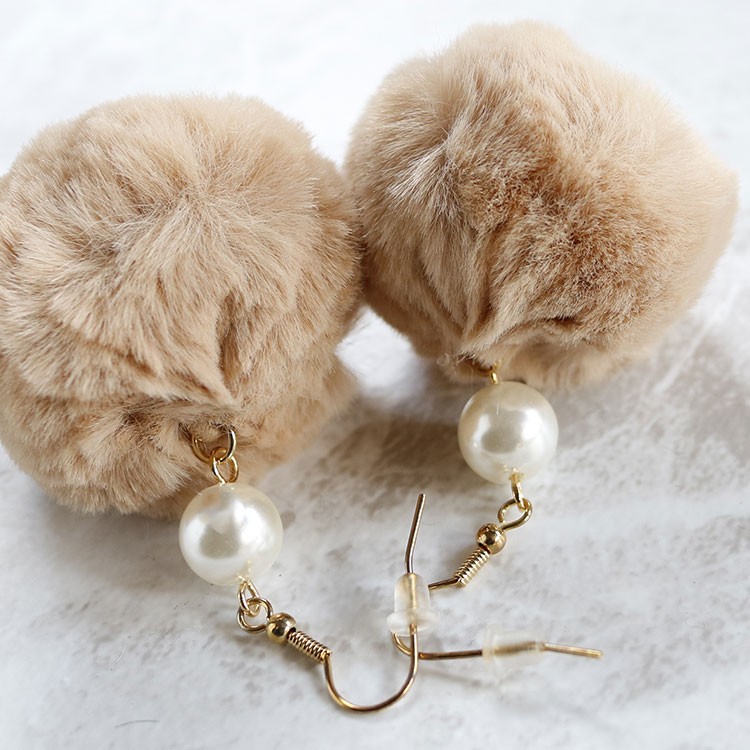 ピアス レディース イヤリング ファーボール ファー 送料無料 Dazzle ダズル