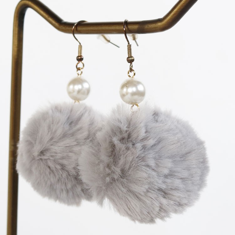 ピアス レディース イヤリング ファーボール ファー 送料無料 Dazzle ダズル