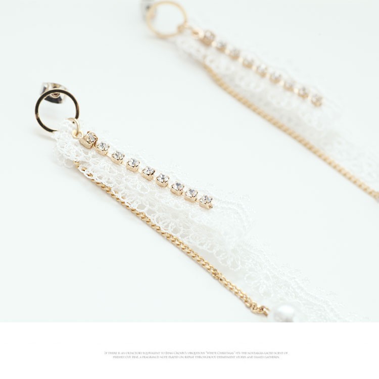 ピアス レディース 揺れる チェーン  大きめ プレゼント レース パール ラインストーン メール便送料無料 Dazzle ダズル