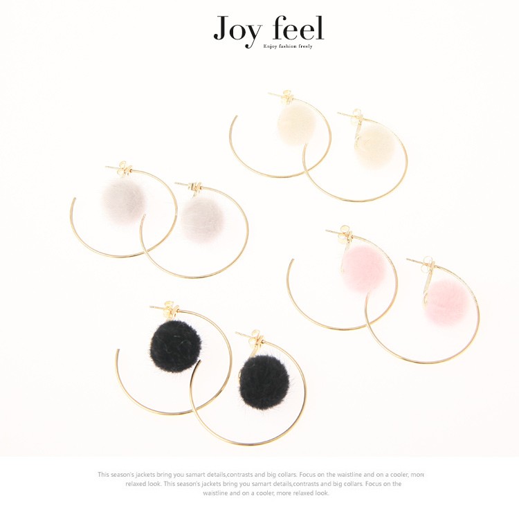 ピアス レディース 揺れる ファー ベロア ポンポン バレンタイン メール便送料無料 Dazzle ダズル