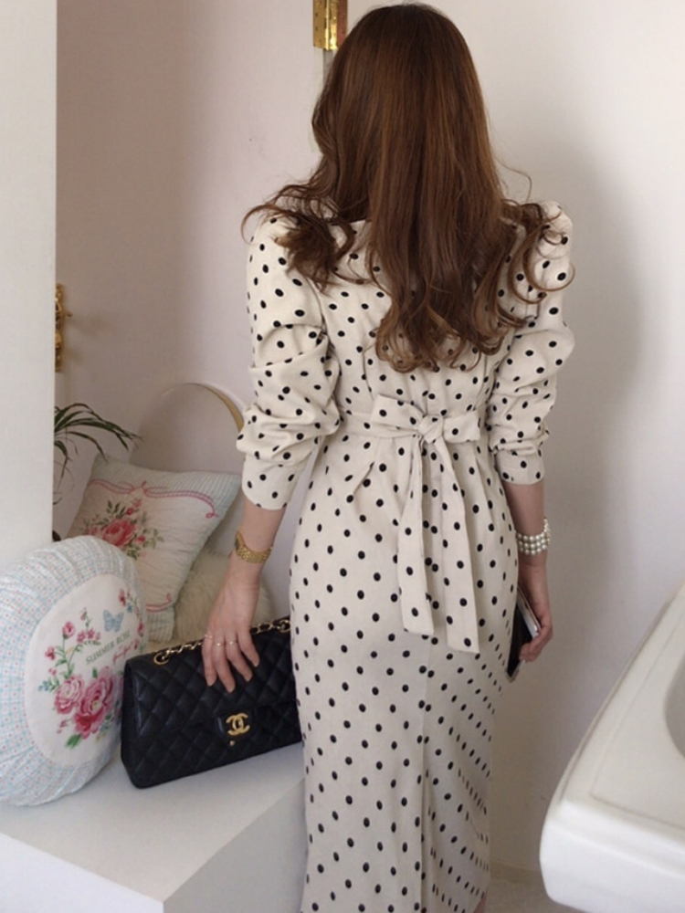 ワンピース レディース 柄 春 秋 ドット柄 ドット ミモレ丈 コーデュロイ タイト Vネック おしゃれ エレガント 大人 白 ホワイト ブラウン きれいめ  Dazzle ダズル