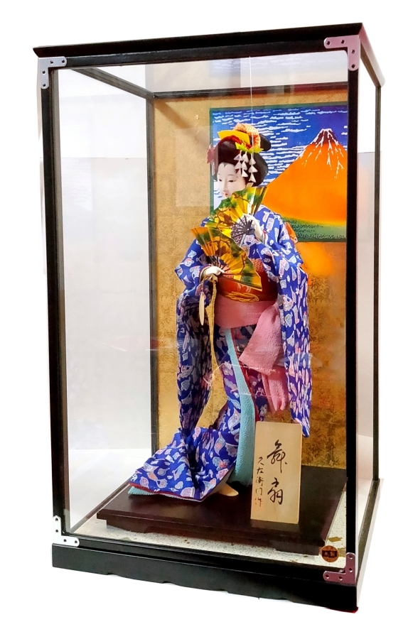  японская кукла маленький блок общий рисунок 12 номер стеклянный кейс есть промежуток .39cm× глубина 34cm× высота 64cm