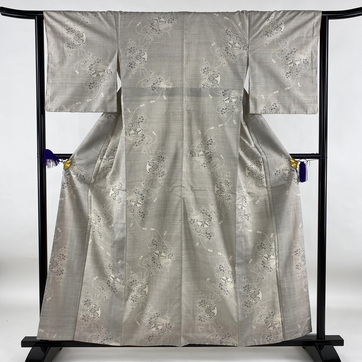 激安単価で 大島紬 美品 逸品 証紙あり 草花 糸巻き 灰色 袷 身丈158cm 裄丈63 5cm S 正絹 Evolveroboticsindia Com