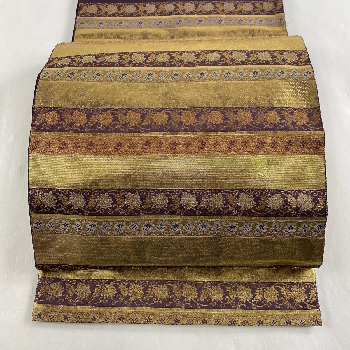 袋帯 名品 落款あり 箔屋清兵衛 名物裂間道 縞 花唐草 箔 金色 お太鼓