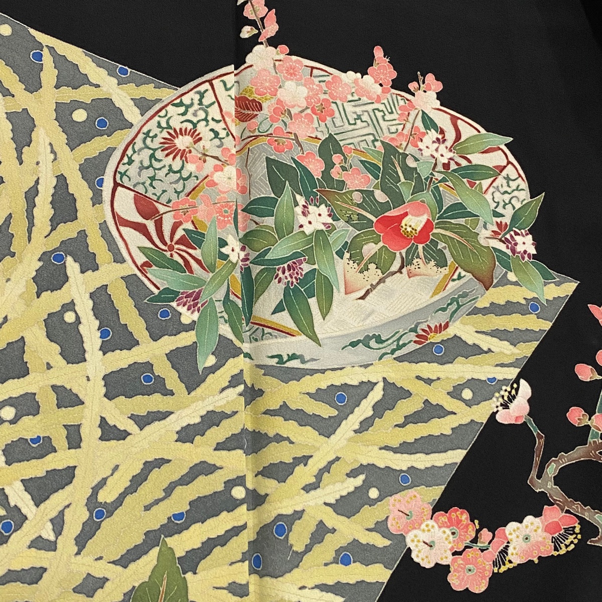  кимоно куротомэсодэ длина 161.5cm длина рукава 64cm M. kakimoto город ..... есть ваза для цветов чёрный натуральный шелк прекрасный наименование товара товар б/у 