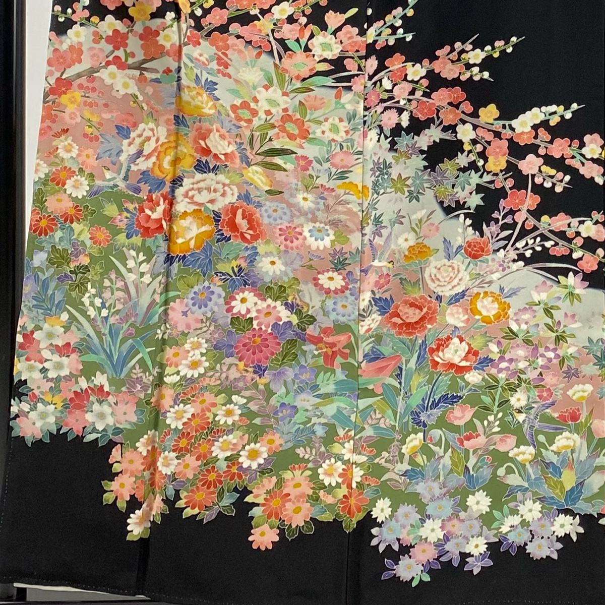  кимоно куротомэсодэ длина 158cm длина рукава 63.5cm S... есть ветка слива . цветок bokashi чёрный натуральный шелк название товар б/у 