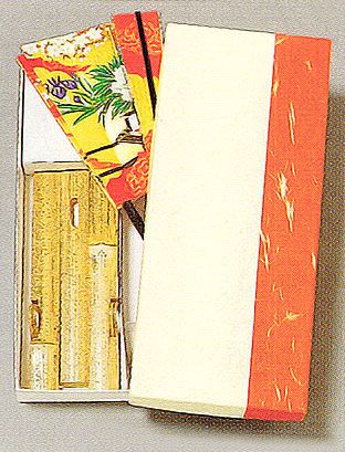 飾り扇子　観賞用　インテリア 飾り扇子 特大 長さ36.3cm 松竹梅 化粧箱入り 扇立て付 お飾り