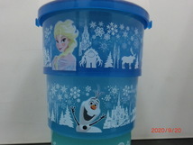  б/у дыра . снег. женщина .Anna and Elsa's FROZEN Fantasy Popcorn box кейс 