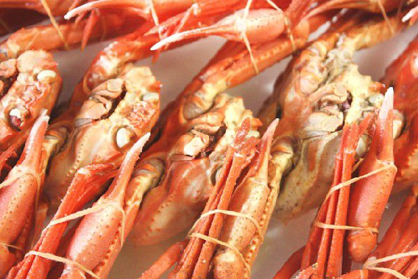 [ sale ~ price cut ] snow crab . crab crab Hokkaido production . inside Boyle settled seafood year-end gift .zwai domestic production .7 tail go in 3kg