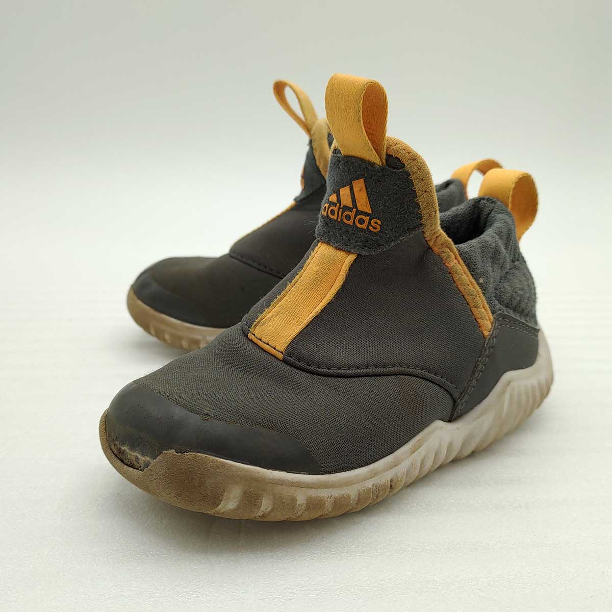 [ б/у ] Adidas Eazy Flex 1 обувь спортивные туфли туфли без застежки EE8118 Kids ADIDAS 14cm