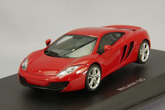 AUTOart 1/18 マクラーレン MP4-12C レッド