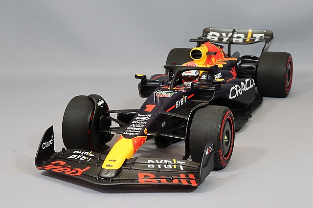 ミニチャンプス オラクル レッド ブル レーシング RB19 マックス