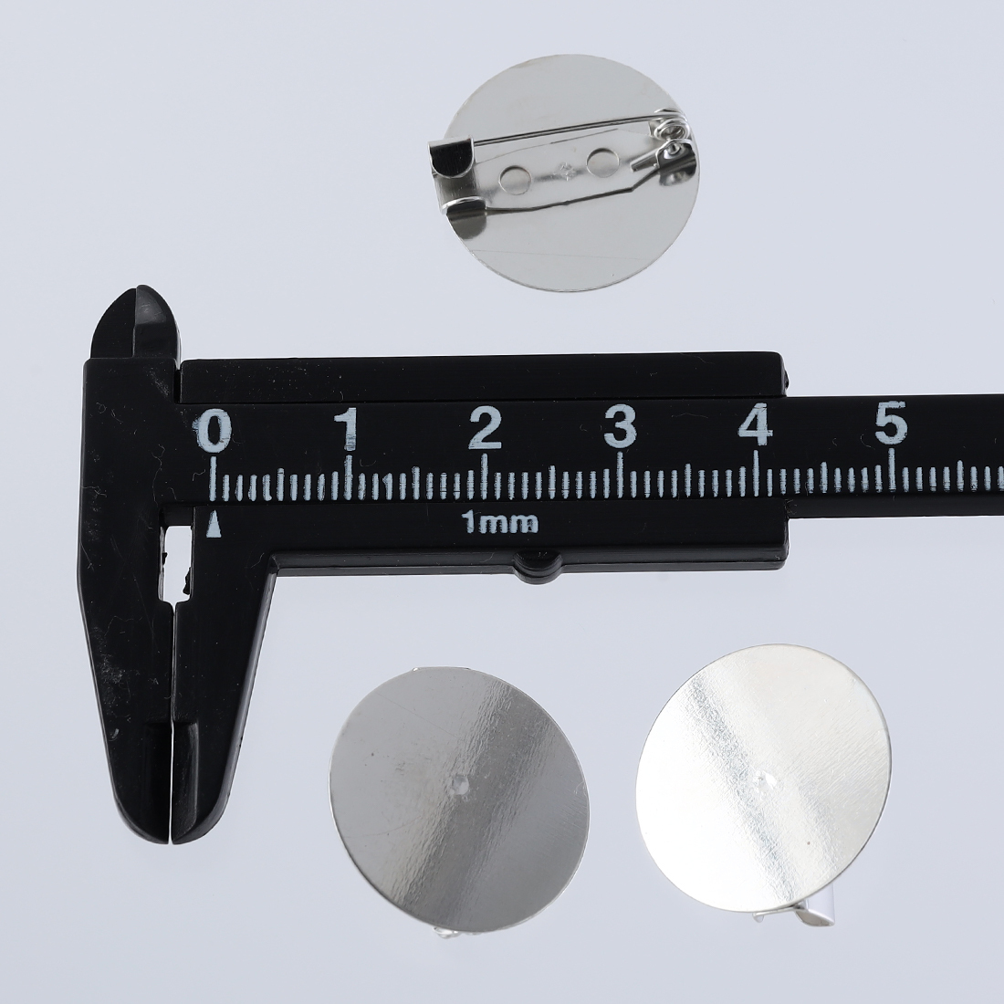  брошь булавка подставка имеется серебряный 20mm круг тарелка без оправы 10 шт брошь металлические принадлежности настройка шт. аксессуары детали AP2198