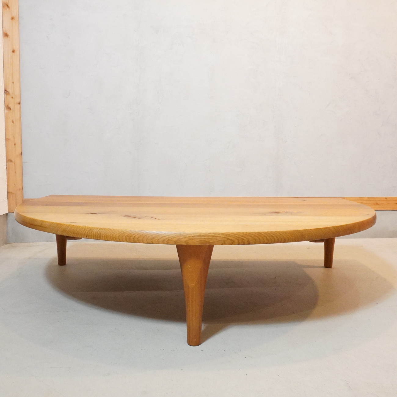 .. industry kitsu exist HIDA forest. word oak natural wood . entering half round shape living table runner table low table peace modern low table DI528