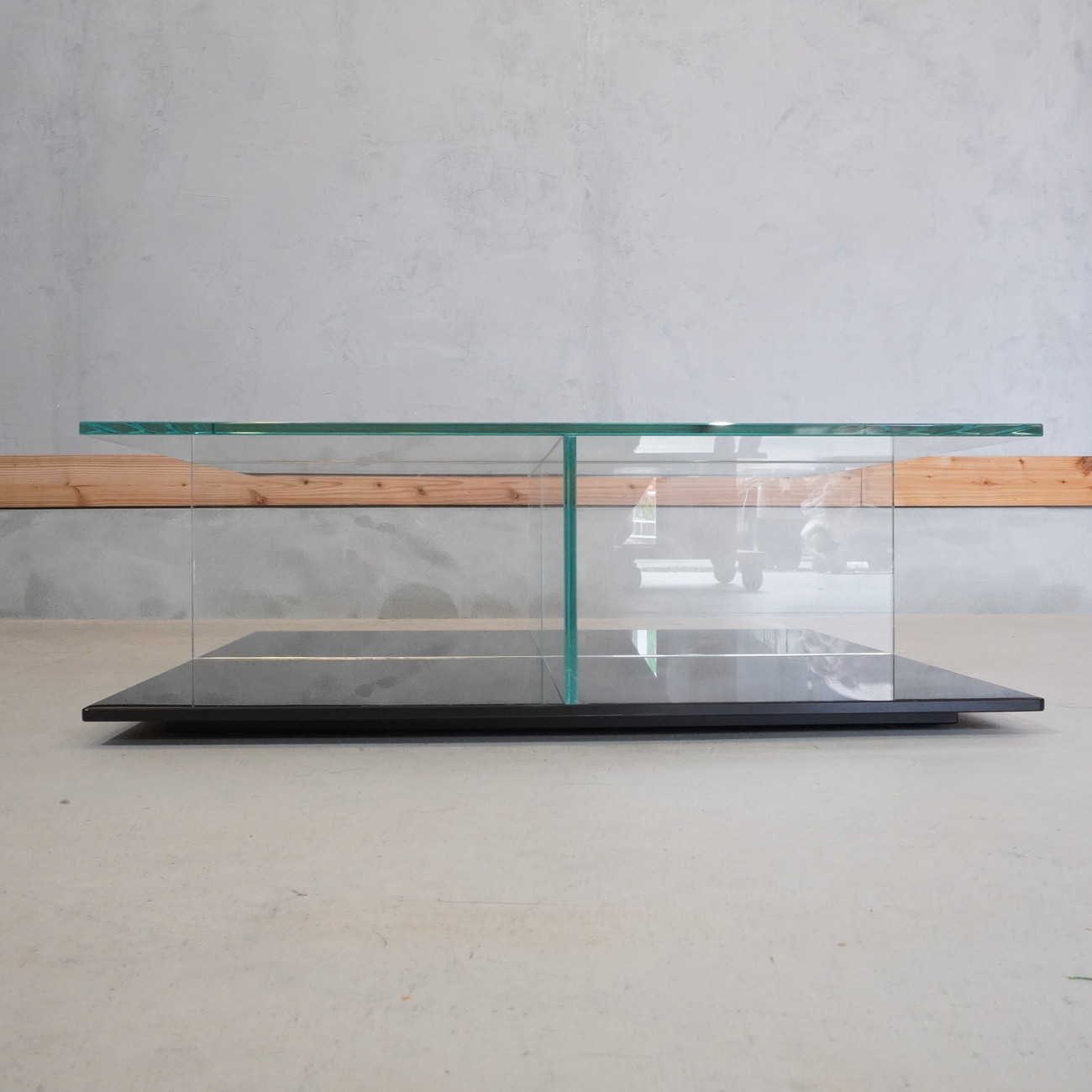 Cassina ixc.kasi-na269 MEX low table square type glass living table piero*liso-ni Italy high class furniture DI532