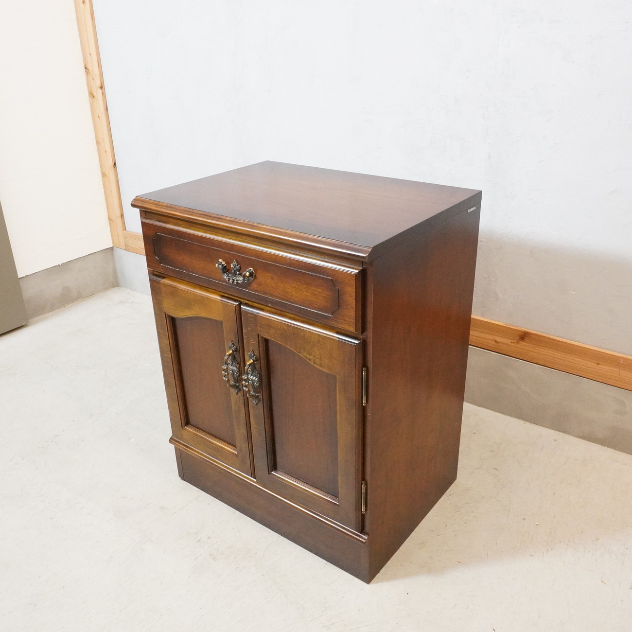 Karimoku Karimoku Furniture COLONIALkoroniaru cabinet QC1905NK sideboard american Country living board tree door DL408