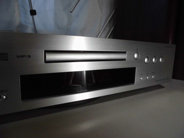 ONKYO C-7030 = 17 year made Onkyo. full size CD player, pick up new goods, average on goods, guarantee = [003]