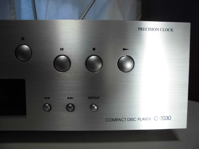 ONKYO C-7030 = 17 year made Onkyo. full size CD player, pick up new goods, average on goods, guarantee = [003]