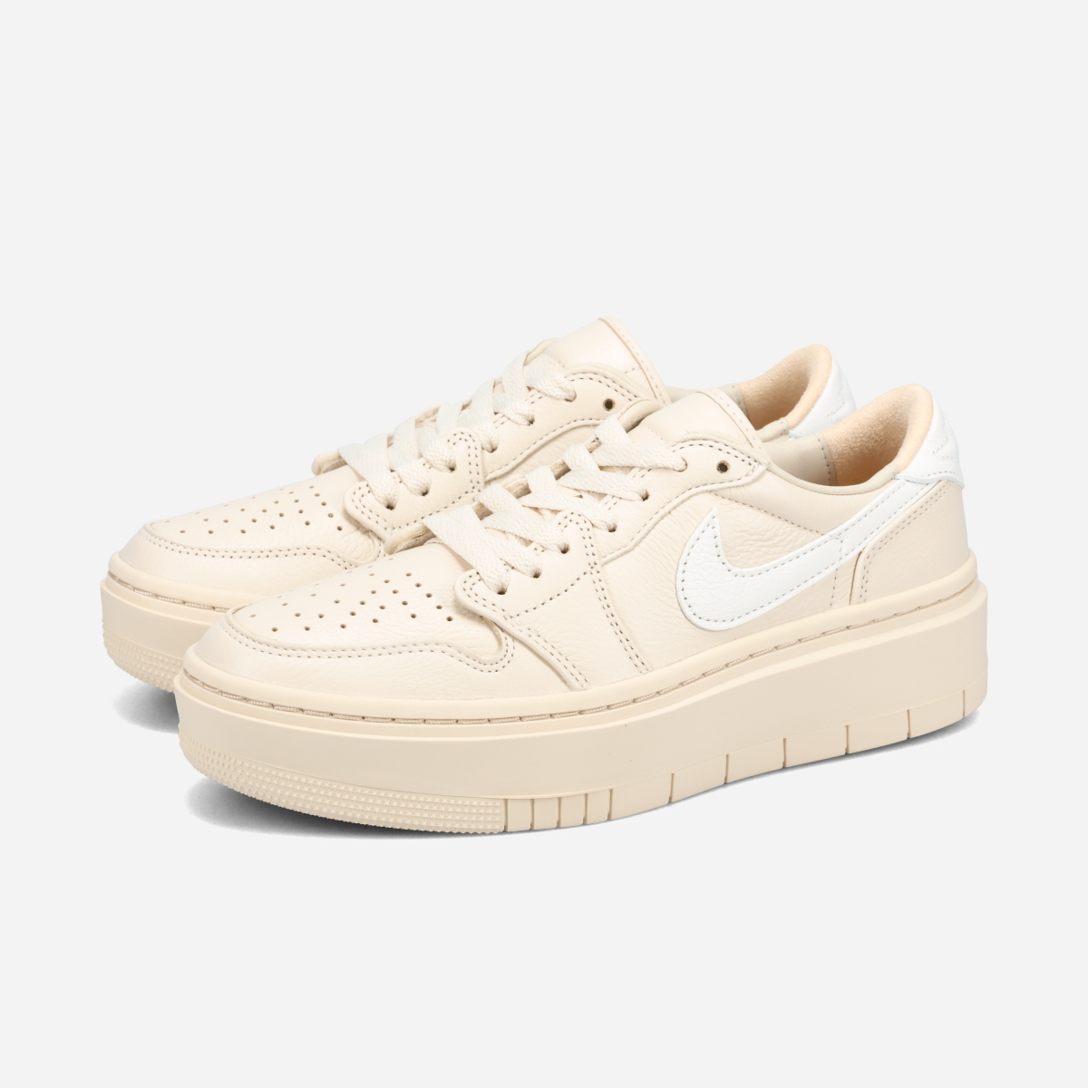 WMNS AIR JORDAN 1 ELEVATE LOW "COCONUT MILK" DH7004-200 （レジェンドライトブラウン/レジェンドライトブラウン/ホワイトオニキス/セイル）の商品画像