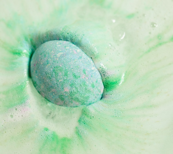 LUSH Ray ks автобус bom вспененный средство для ванн подарок предназначенный маленький подарок эфирное масло лес .... запах ручная работа vi - gun природа . cosme Rush официальный 